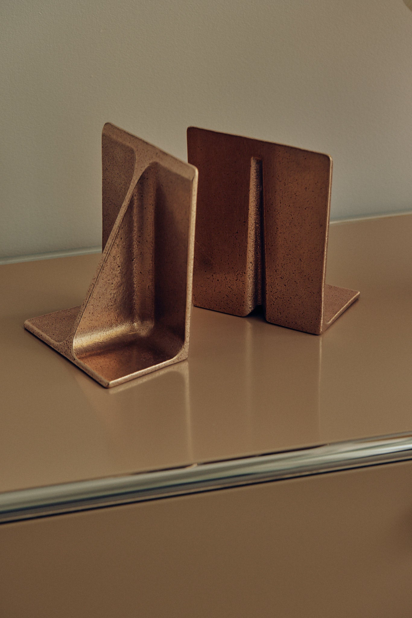 Fin Bookends