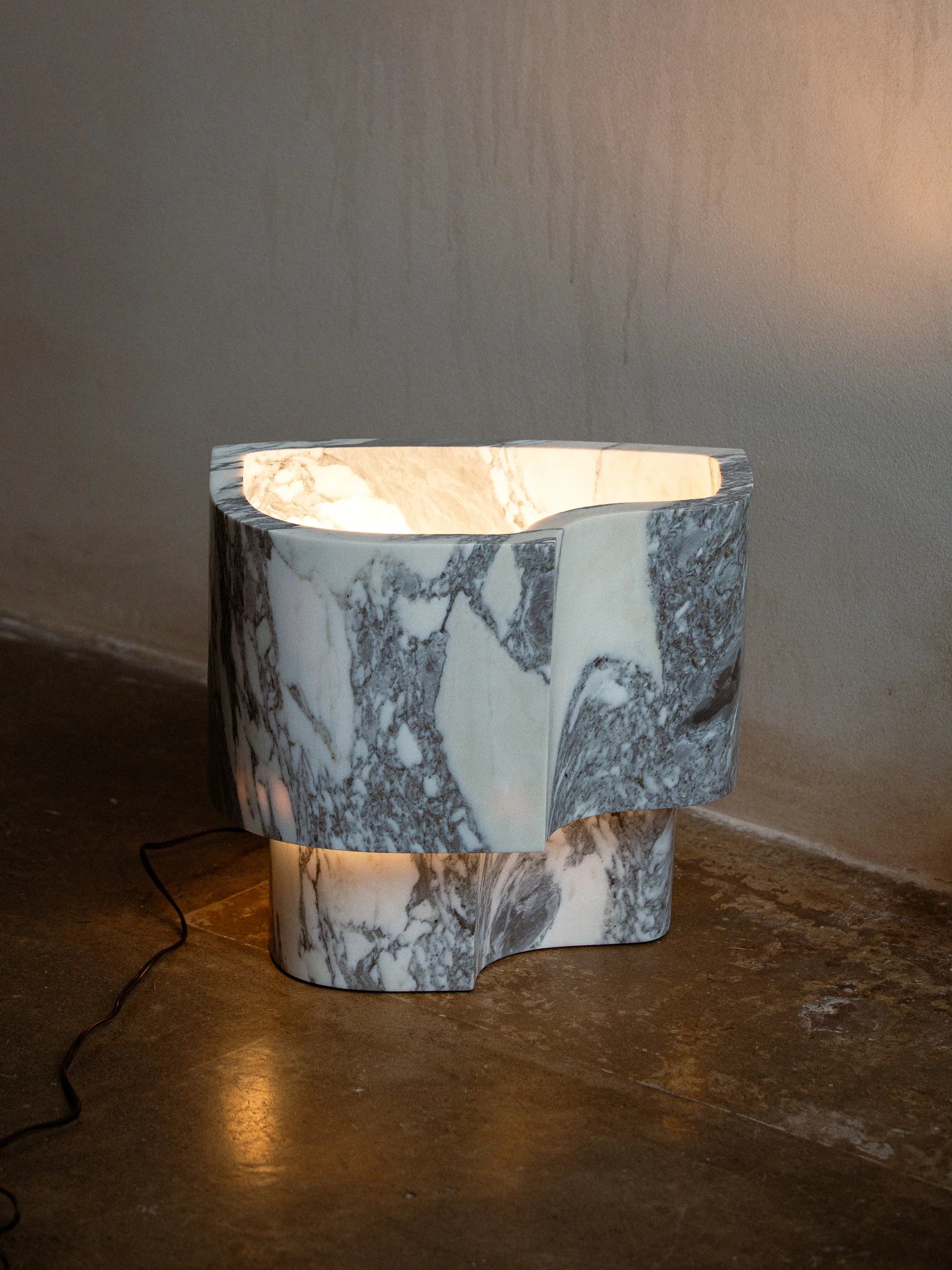 Offset Lamp - Arabescato - 445MM
