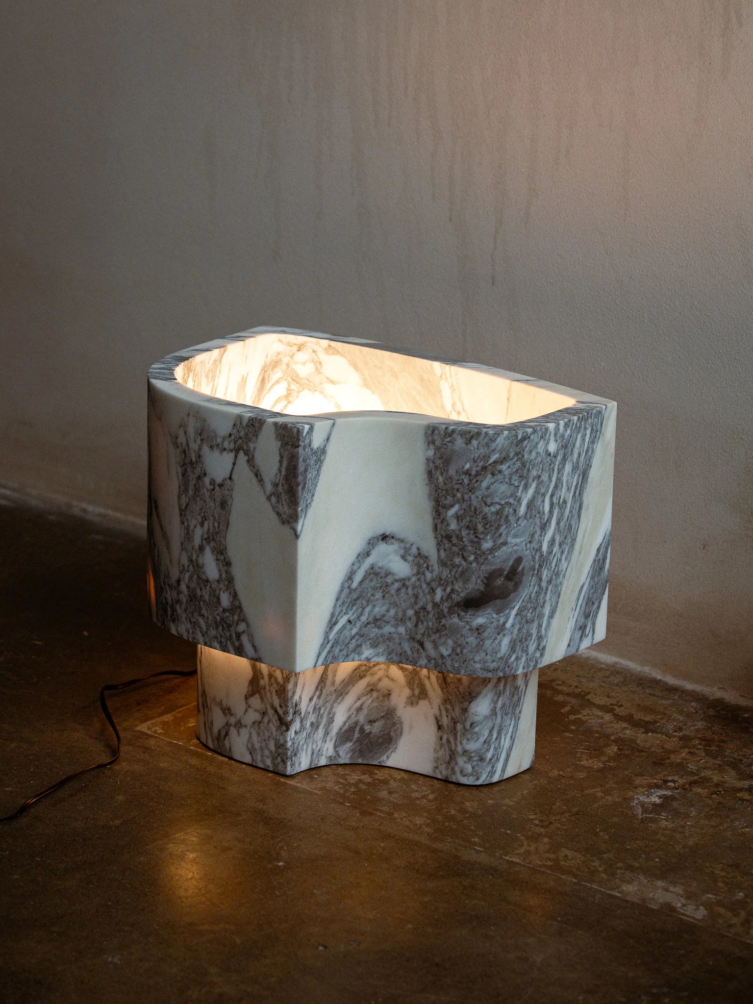 Offset Lamp - Arabescato - 445MM