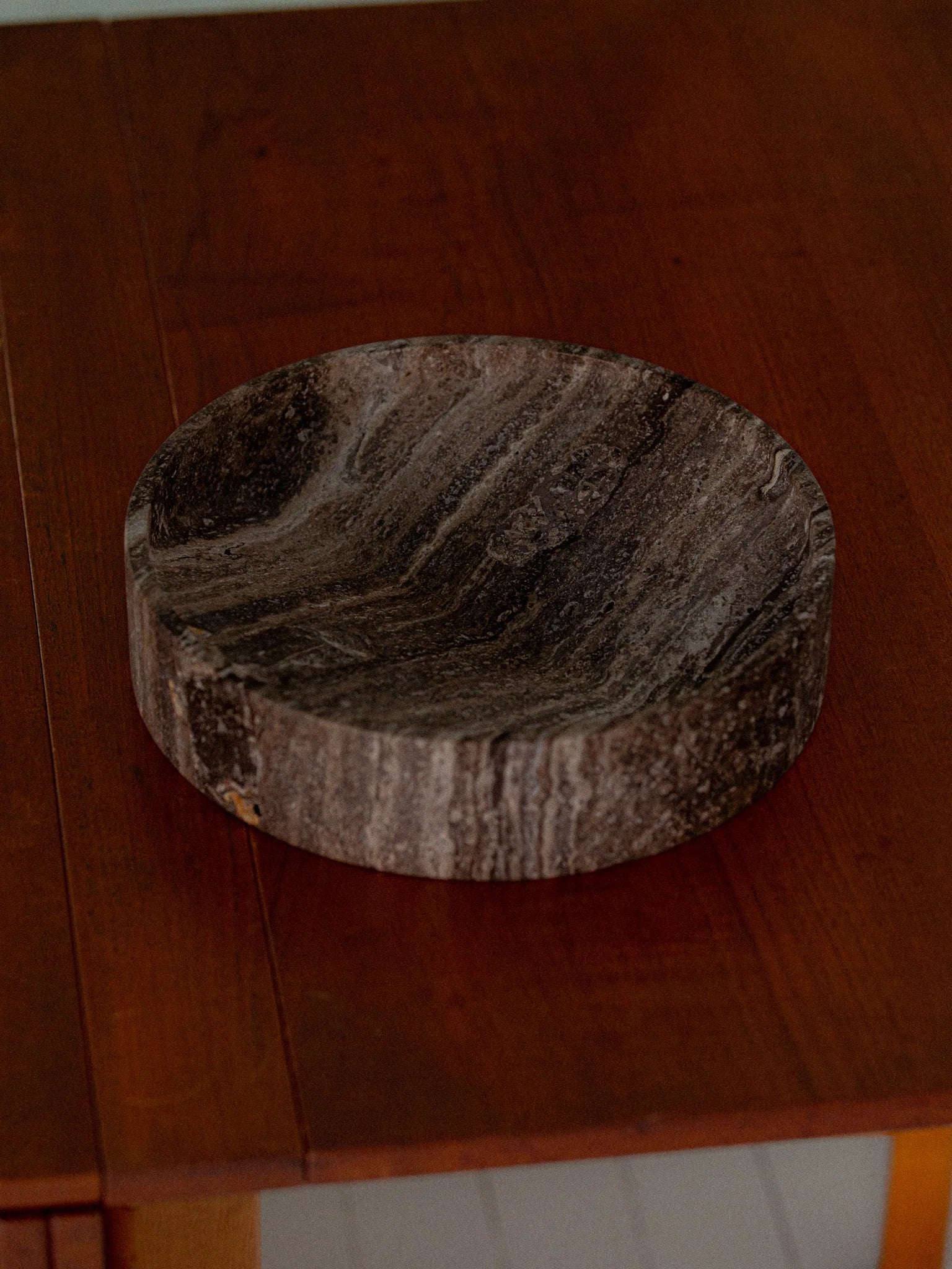 Big Poche - Black Travertine