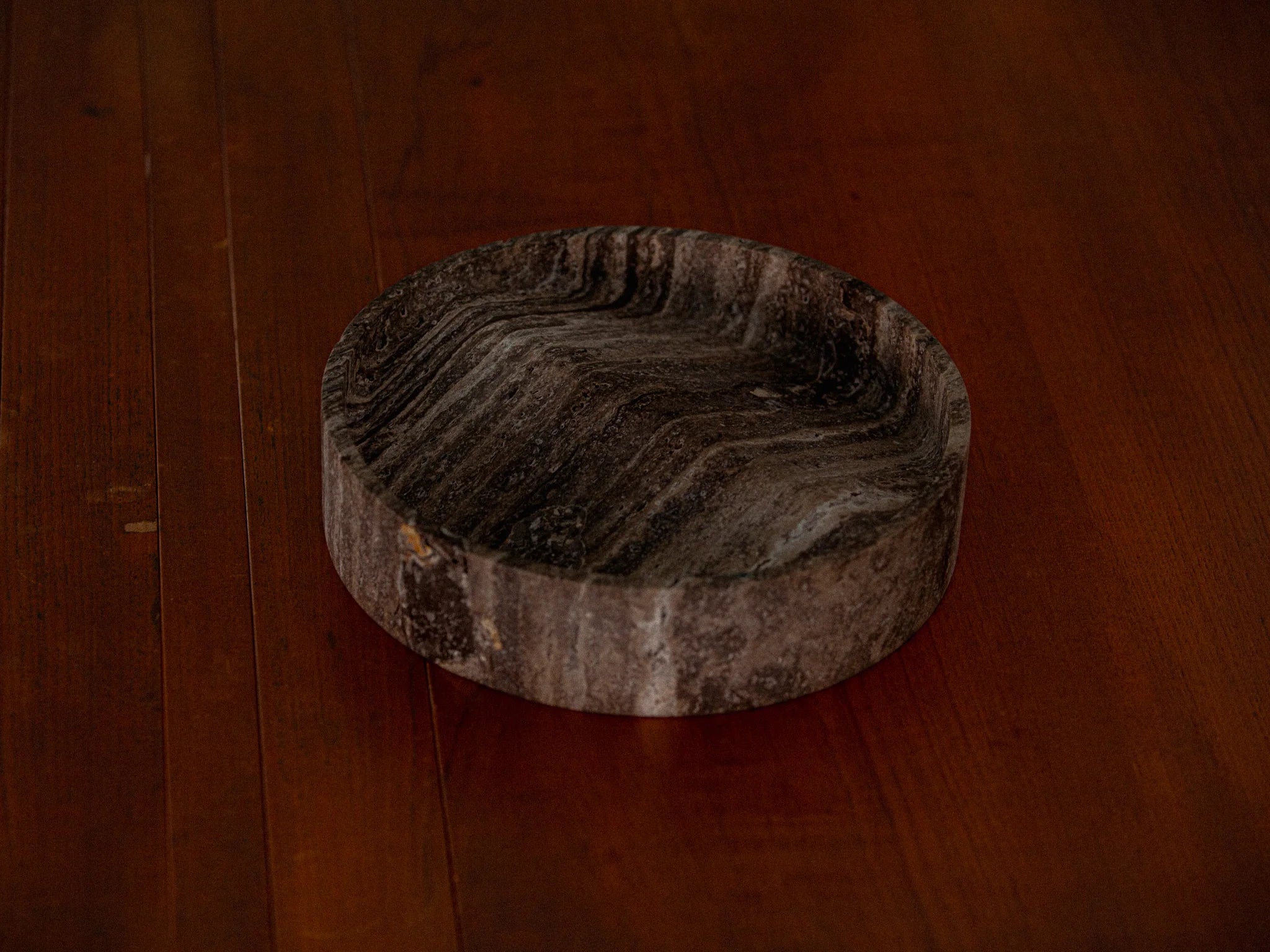Big Poche - Black Travertine