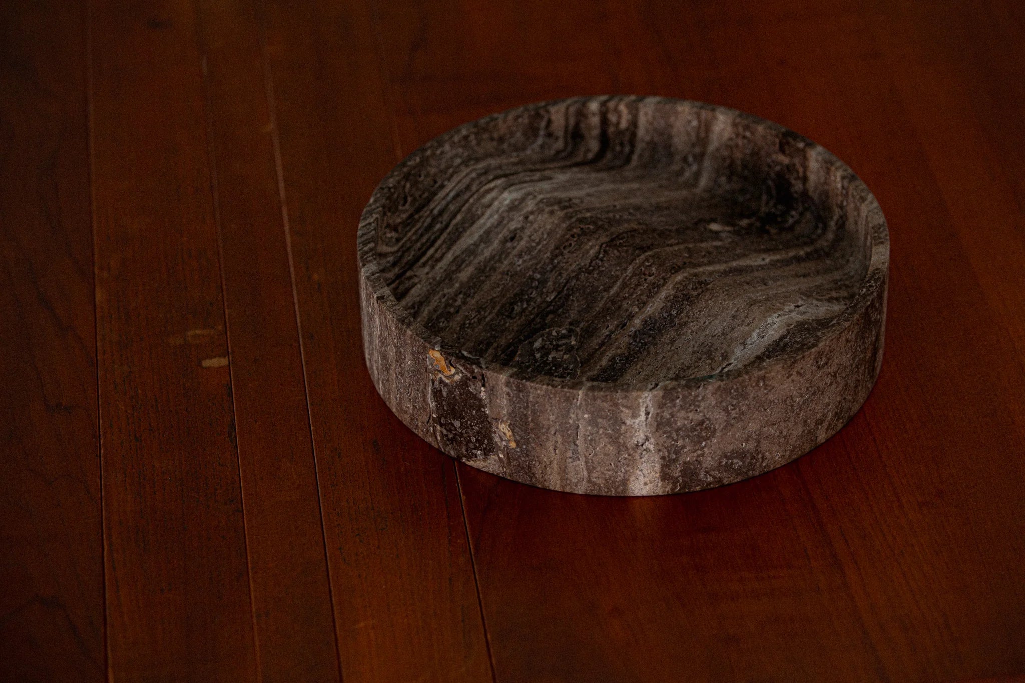 Big Poche - Black Travertine