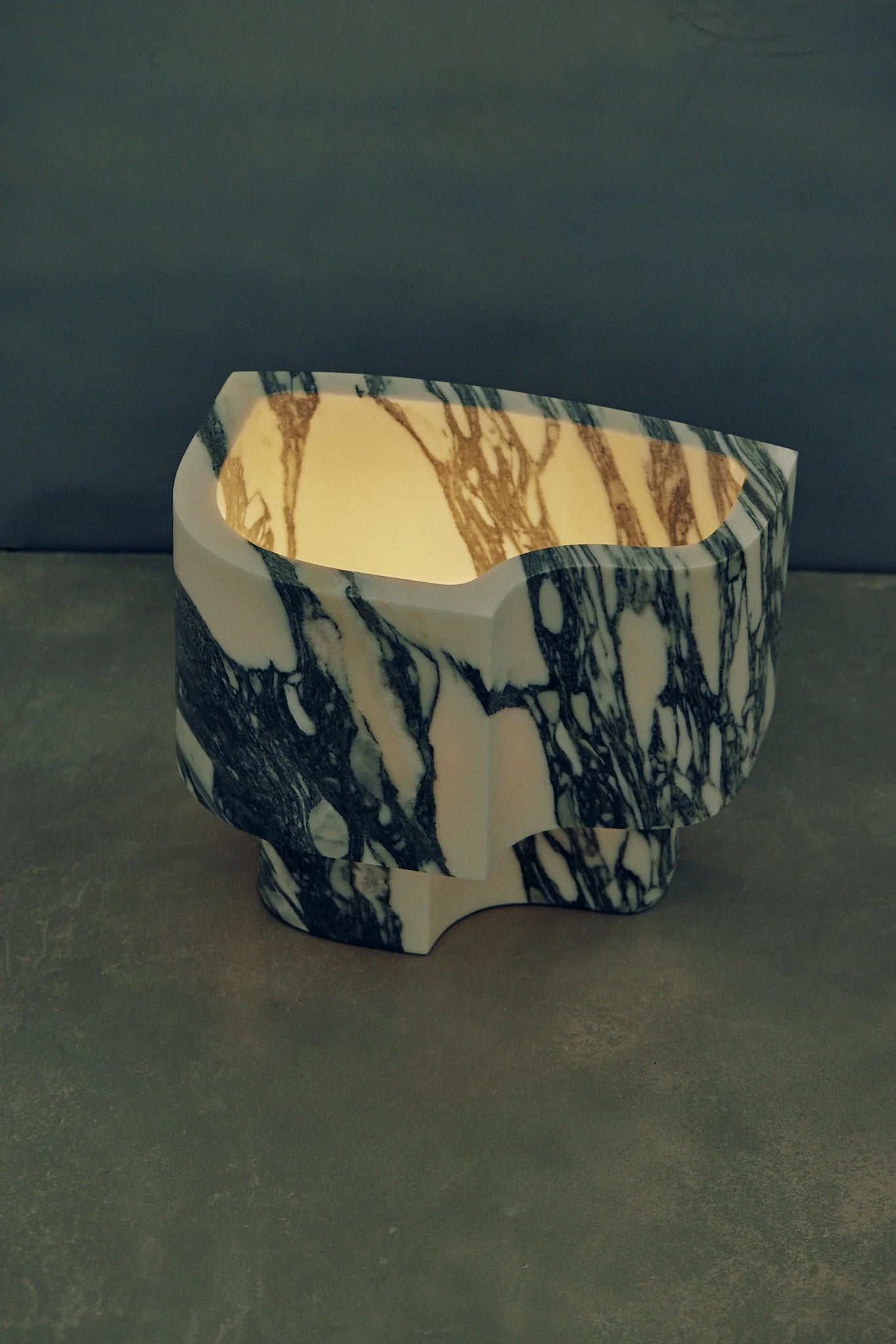 Offset Lamp - Arabescato - 345MM