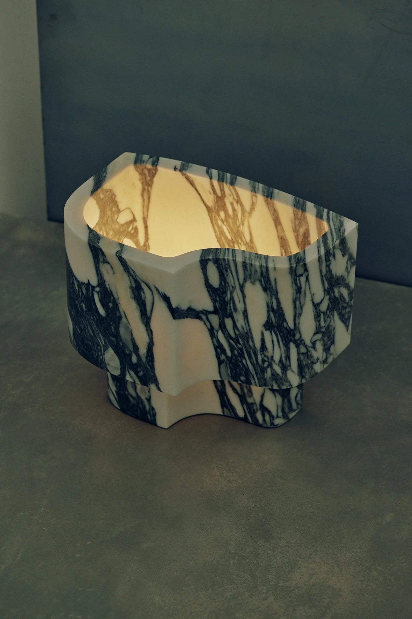 Offset Lamp - Arabescato - 345MM