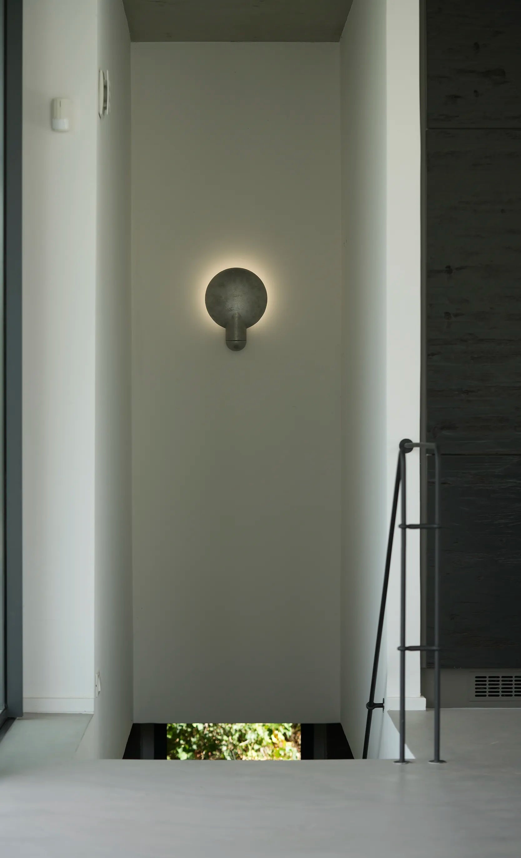 Surface Wall Sconce - Aluminium