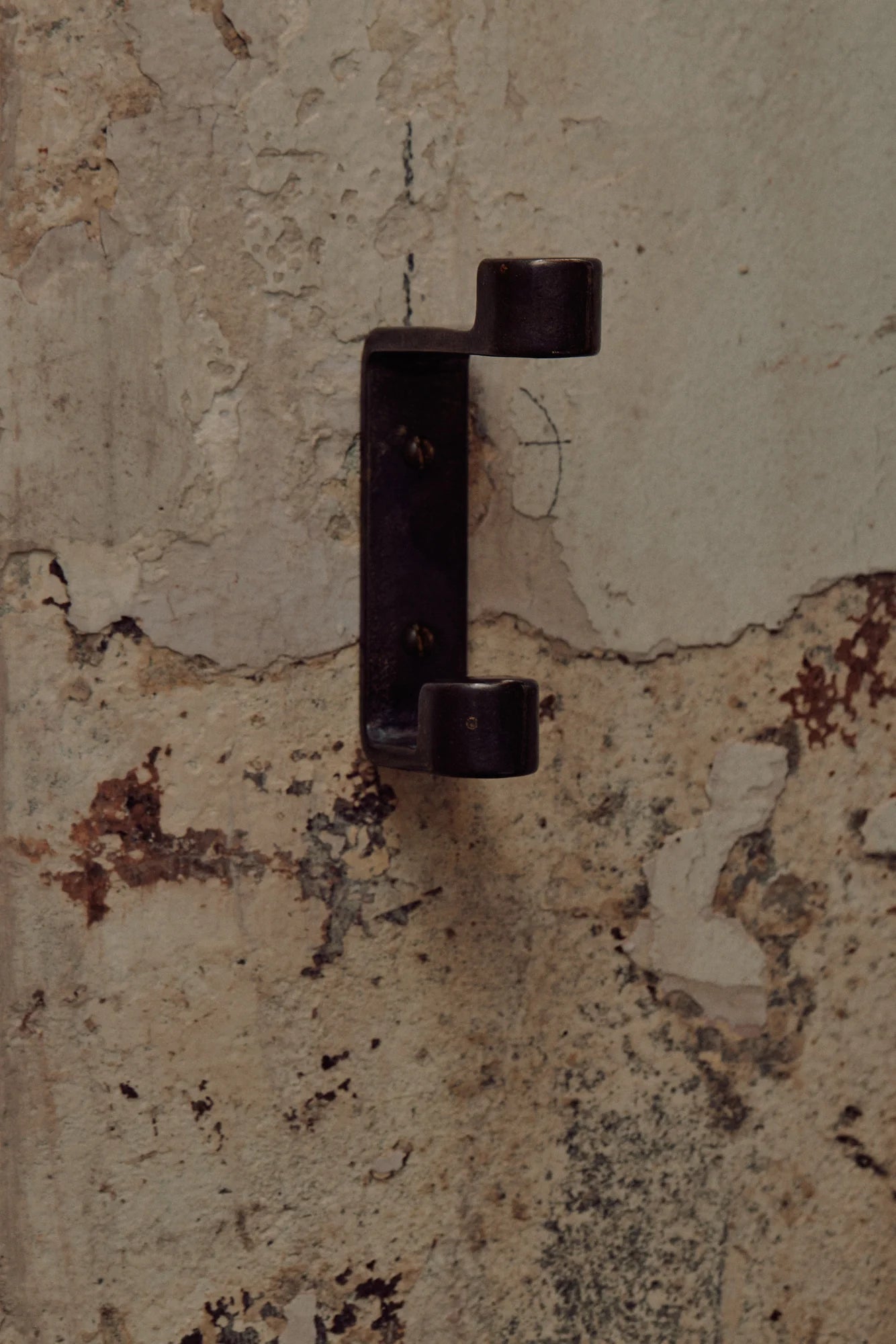 Ribbon Hook - Blackened