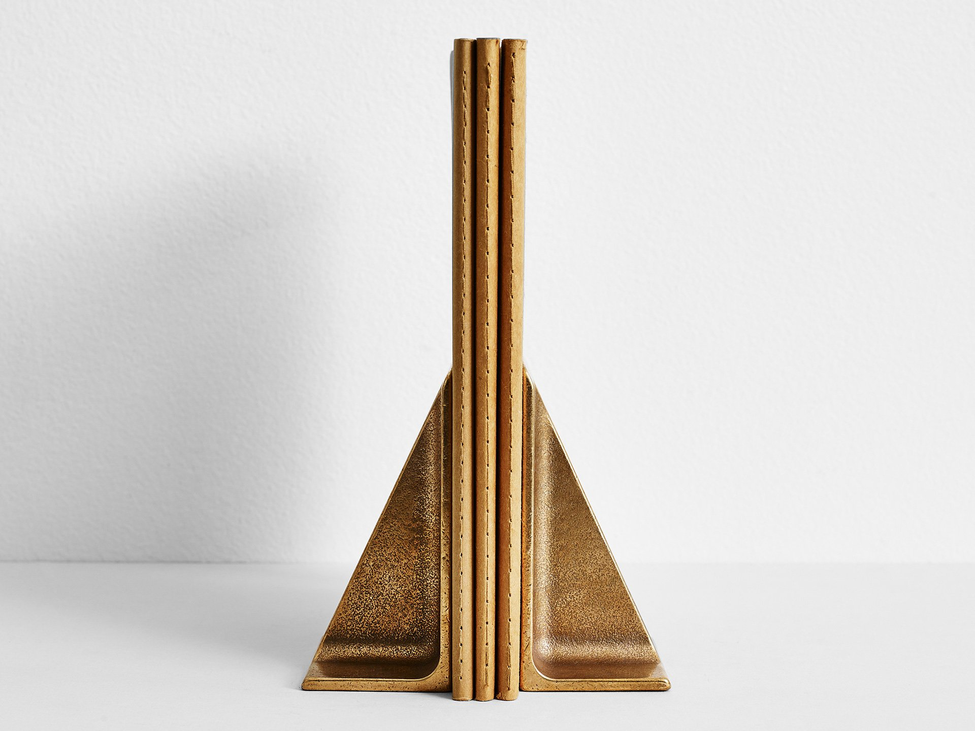 Fin Bookends