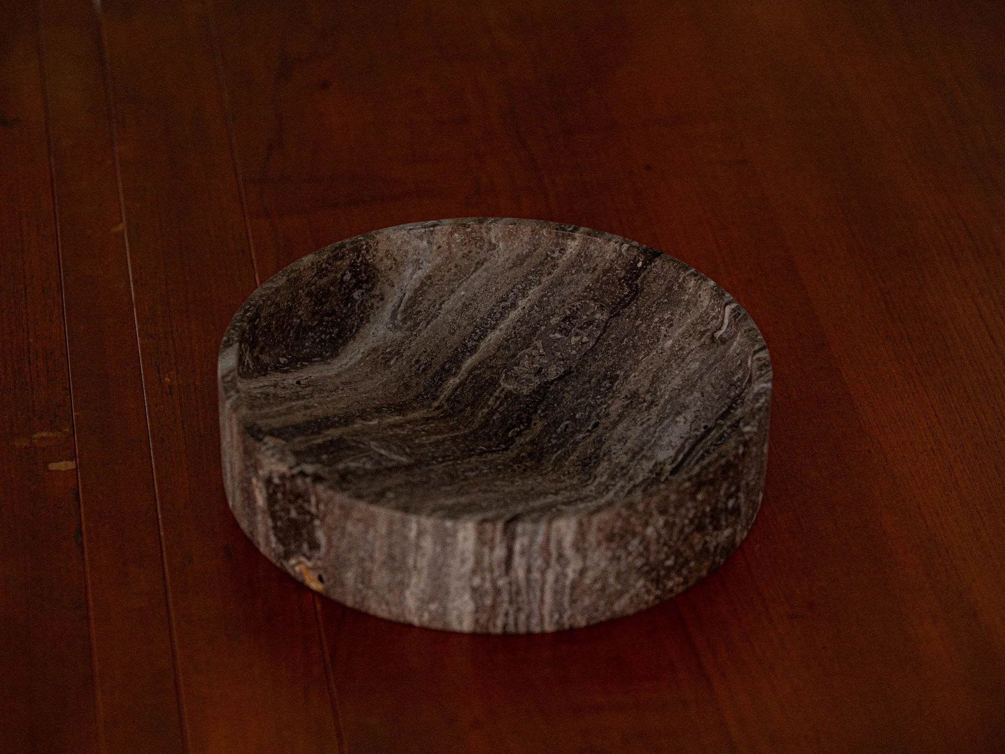 Big Poche - Black Travertine